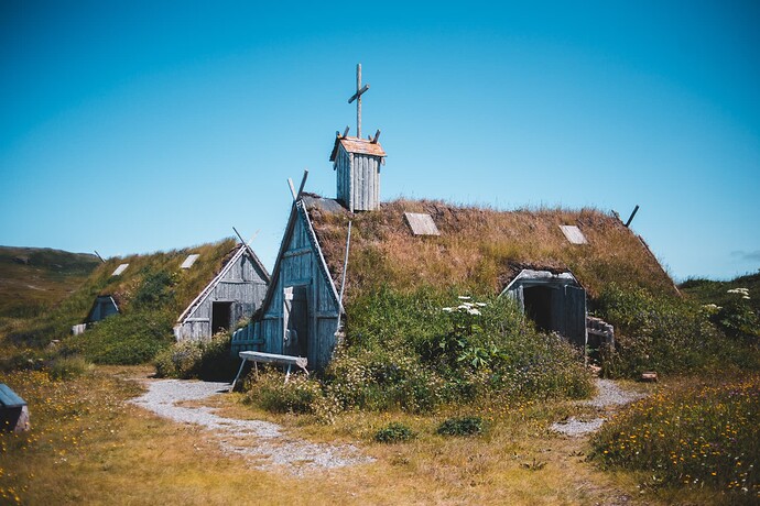 vikings longhouse_pexels-erik-mclean-5023687